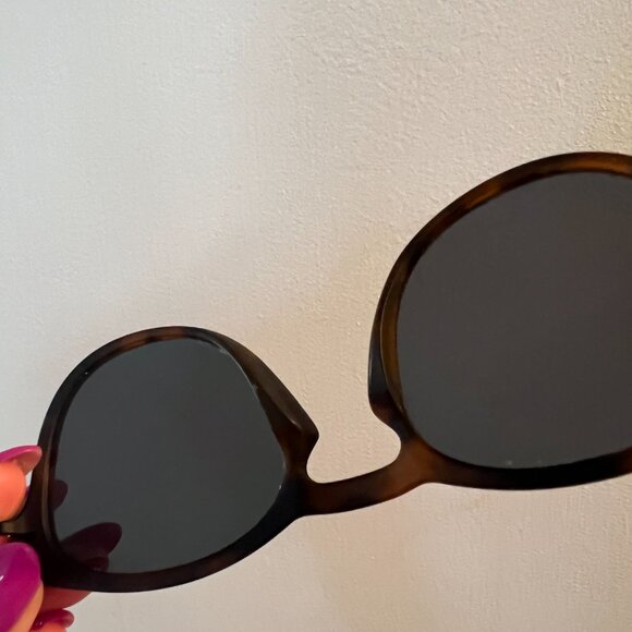Oakley Sunglasses - New Lenses Needed - Picture 11 of 11